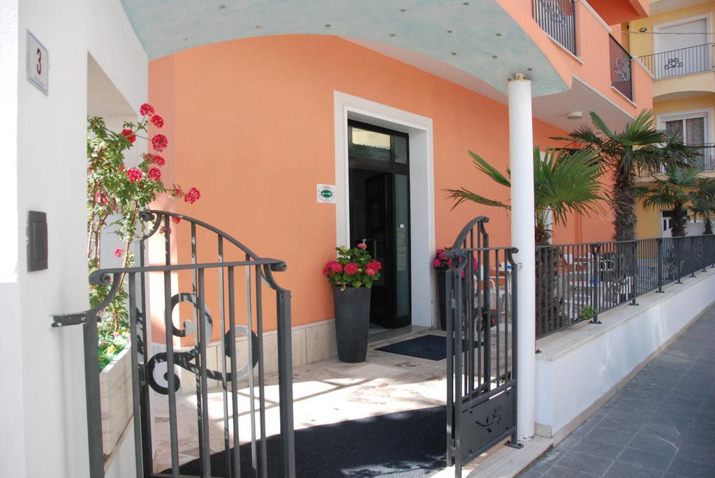Hotel Cristall San Benedetto del Tronto Exterior photo