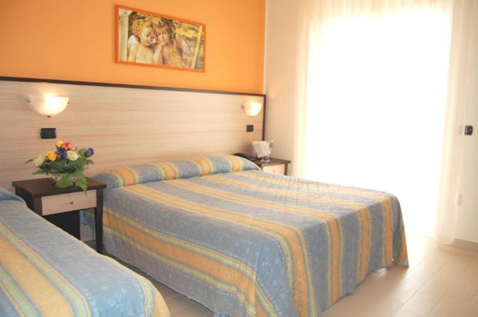 Hotel Cristall San Benedetto del Tronto Exterior photo