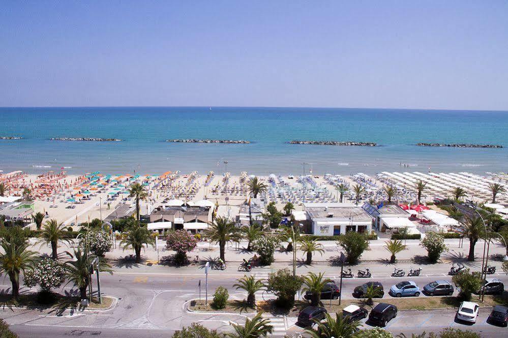 Hotel Cristall San Benedetto del Tronto Exterior photo